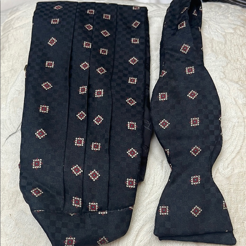 Vntg Robert Talbott Classic Black & Pattern Silk Bow Tie & Cummerbund